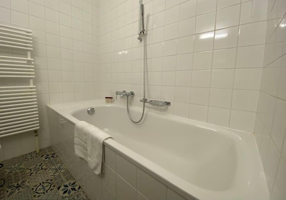 V&V Centre Neuchatel Ngoại thất bức ảnh